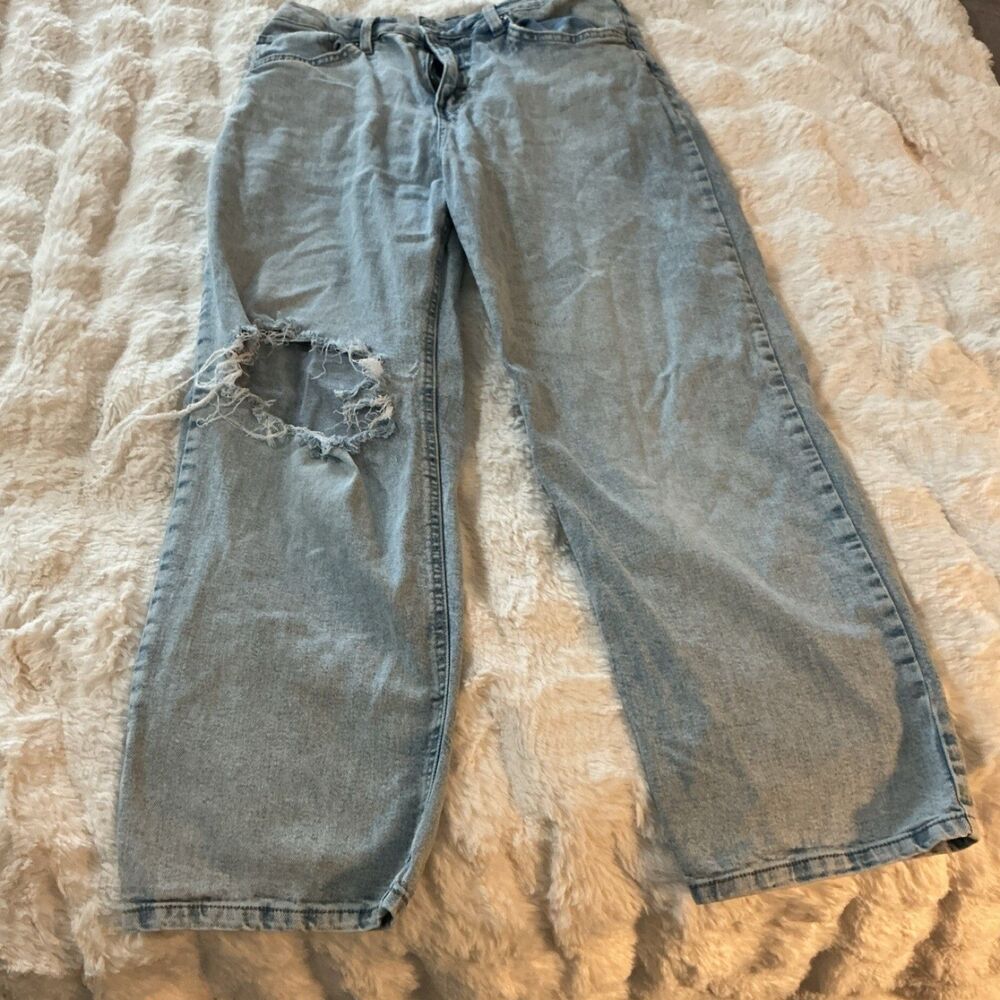 Wild Fable High Rise Wide-Leg Distressed Light Wash Jeans Patterned Back Pockets